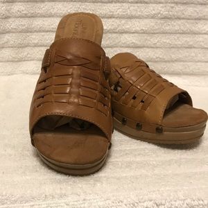 NWOT White Mountain Leather Slides Tan 9M